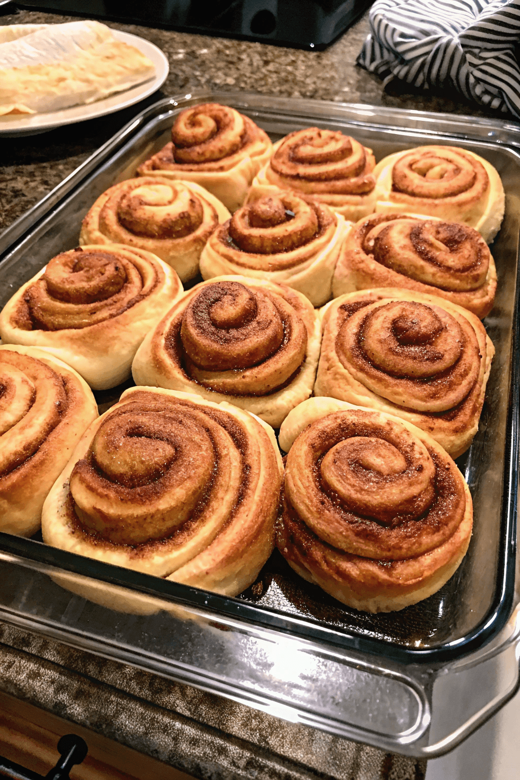 Cazuela de Rollos de Canela