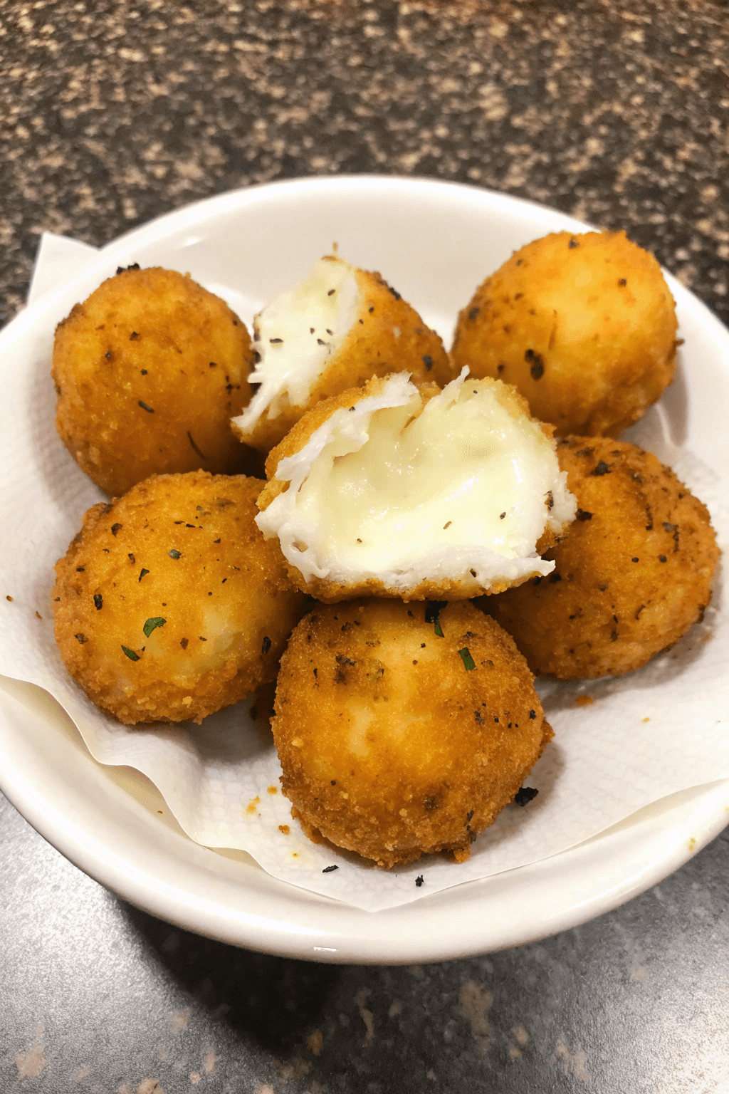 Bolas de Queso y Puré de Patatas
