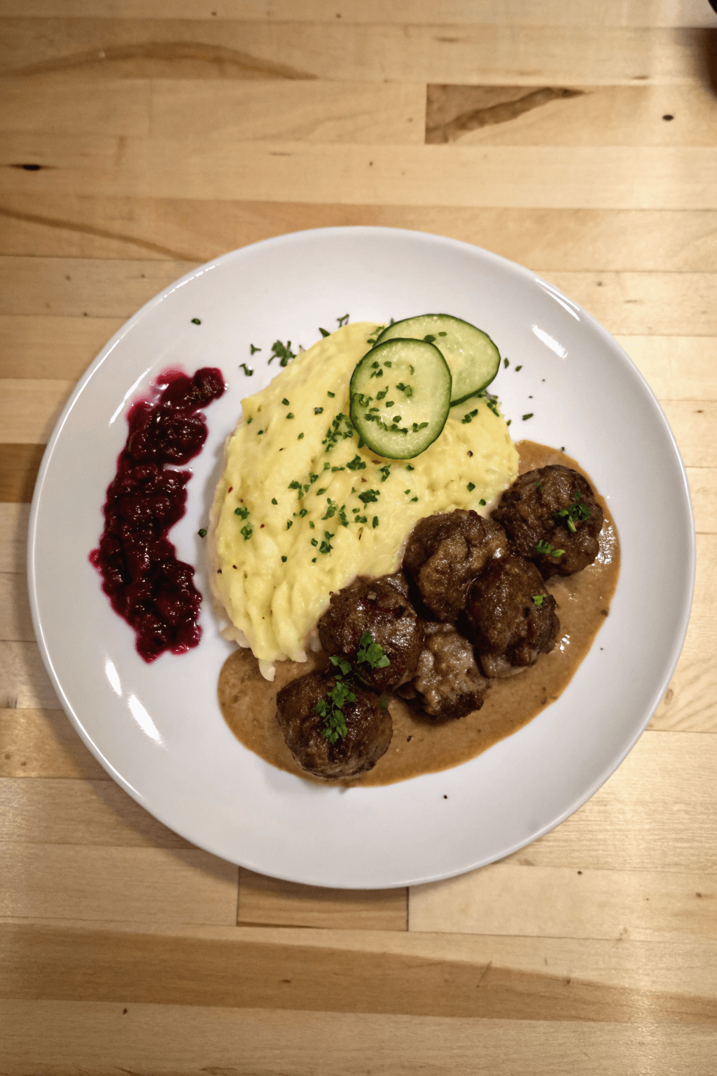 Albóndigas Navideñas con Salsa de Arándano