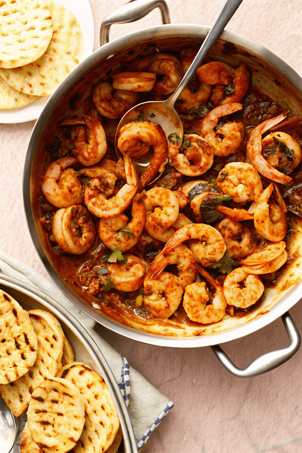 Camarones al ajillo con chile de árbol