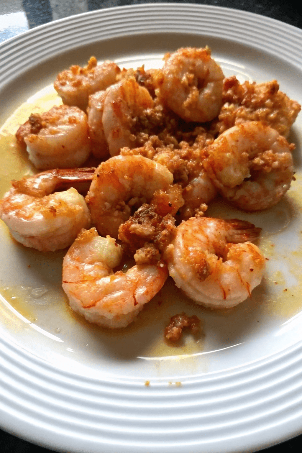 Camarones al ajillo con jamón serrano