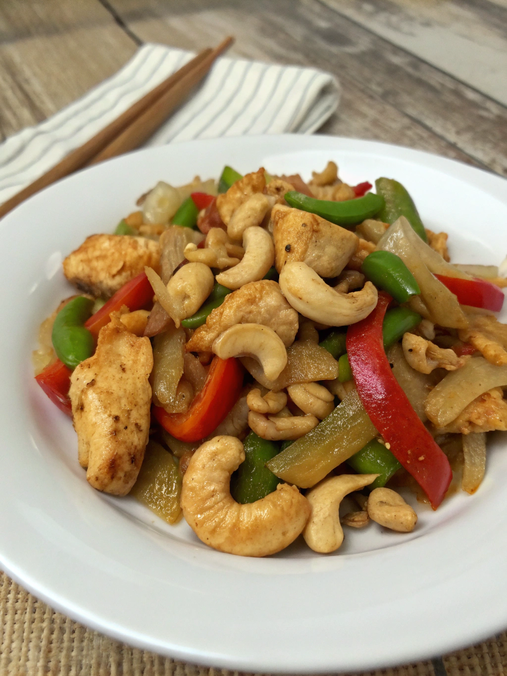 pollo salteado con anacardos