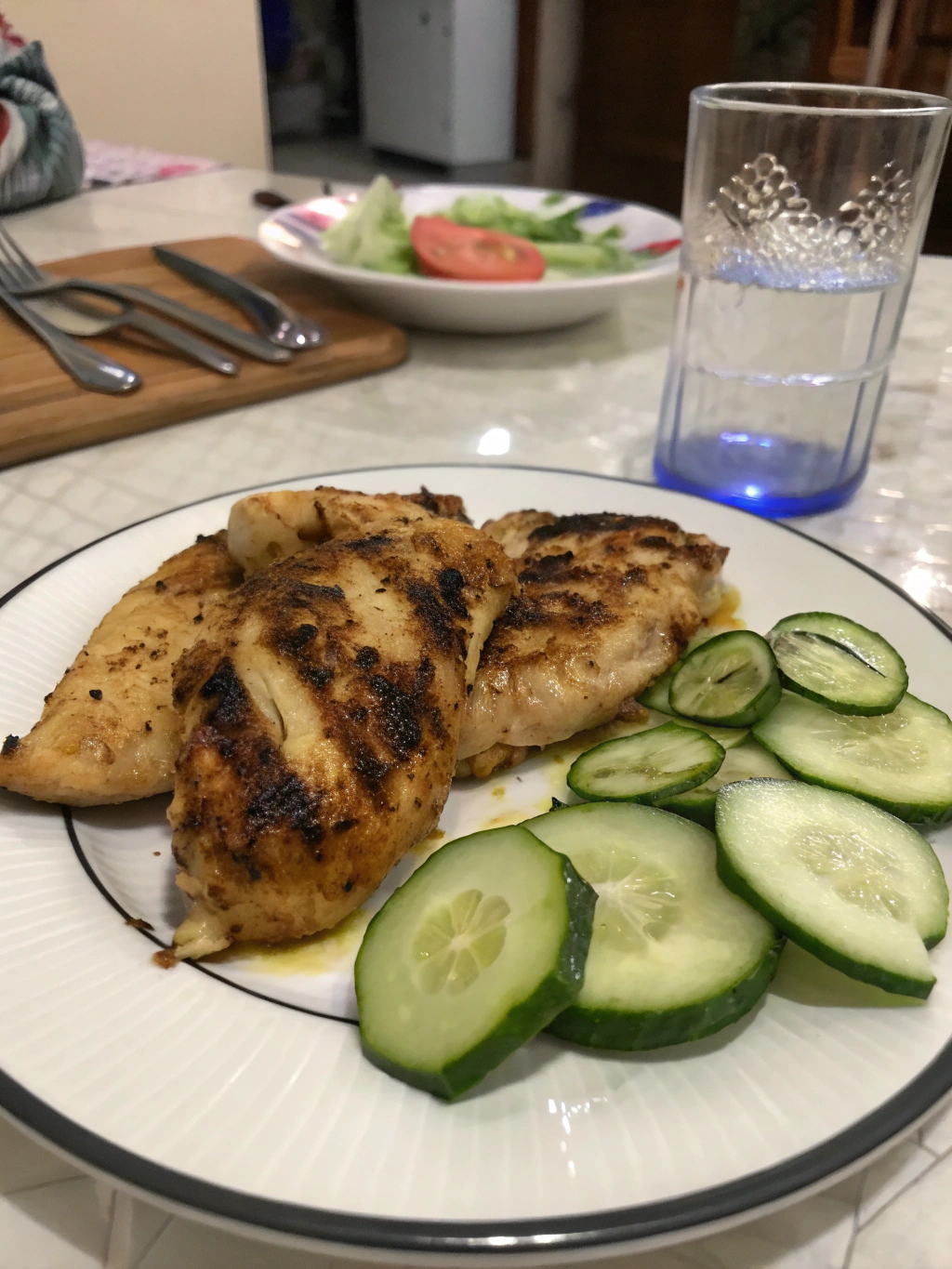 pollo a la parrilla con pepino