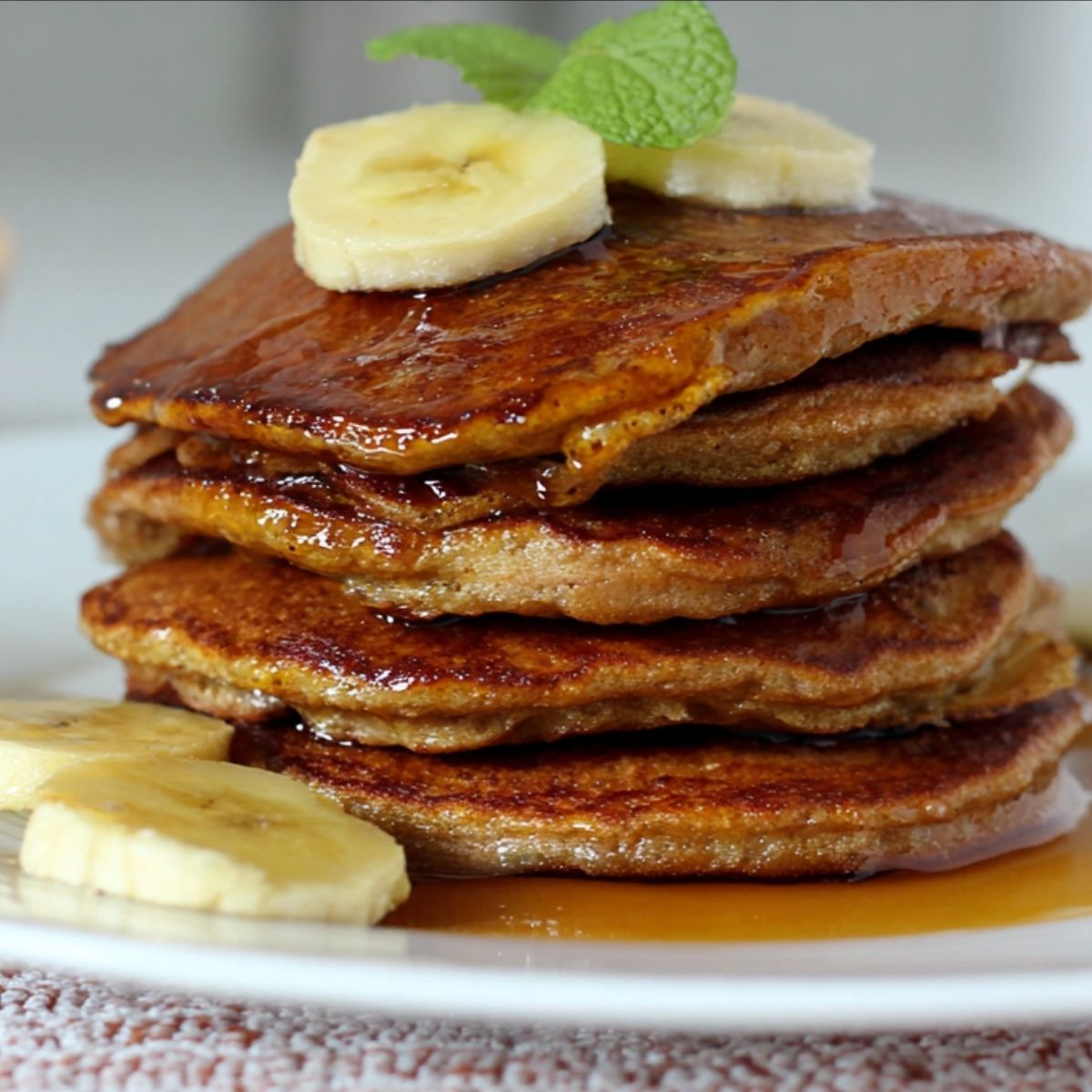 Tortitas de Plátano y Frutos del Bosque